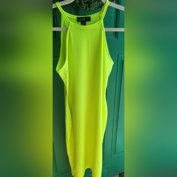 Pretty Little Thing Bodycon Dress - Picture 2 of 5